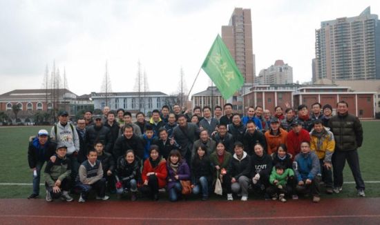 老友会活动集体照。