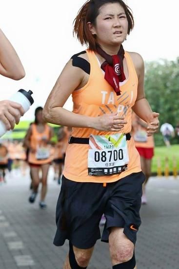 Selina素颜跑马拉松。
