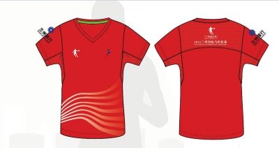  今年兰马参赛选手及志愿者服装已新鲜出炉，运动员短T为活力四射的中国红。