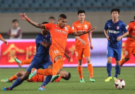 鲁能与舜天谁能最终问鼎足协杯冠军？