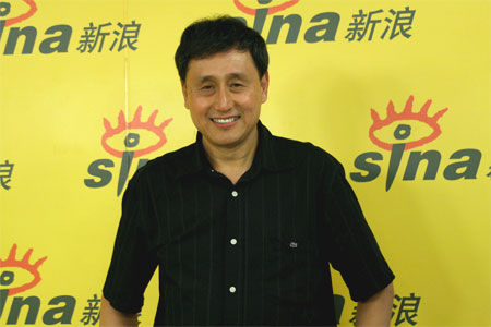 张路认为校园足球重点在普及学生参与