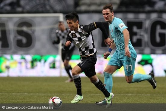 韦世豪替补登场