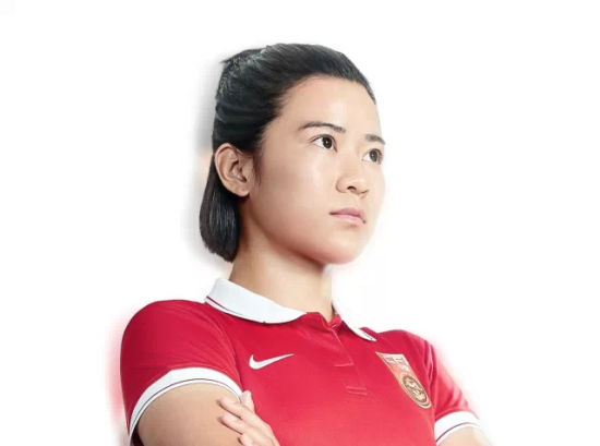 专访美女国脚李佳悦:踢球不靠脸 偶像普约尔