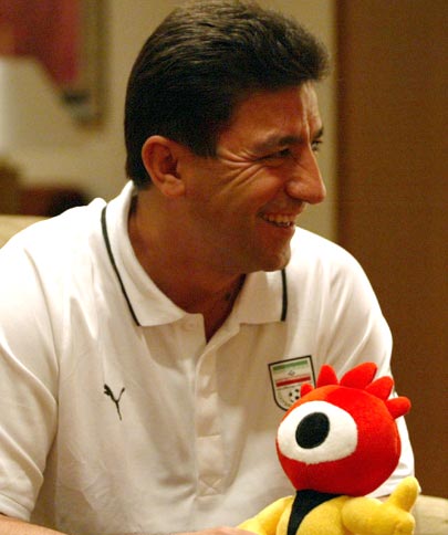 图文-中伊战后伊主帅接受新浪专访 加兰诺伊笑对平局