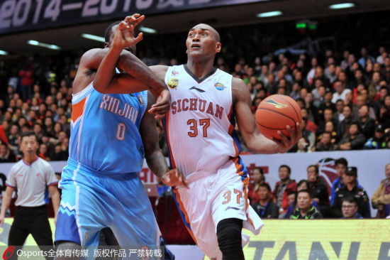 慈世平还没有老去。