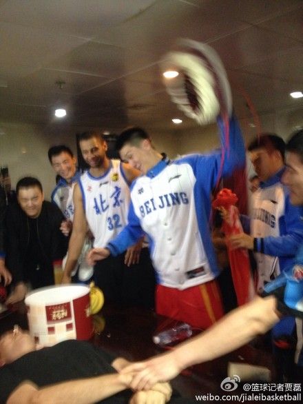 孙悦要扣篮了！