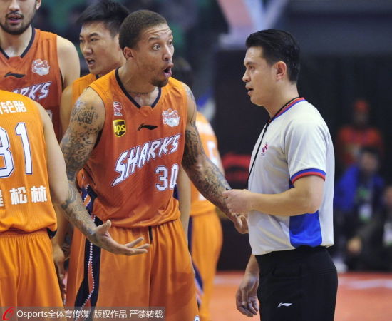 比斯利不满裁判