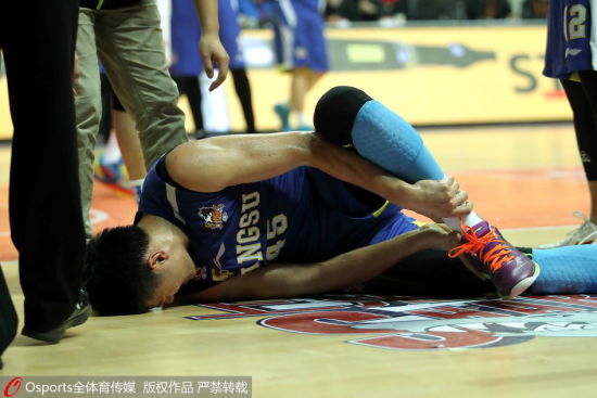 常林脚踝扭伤至少缺阵一周