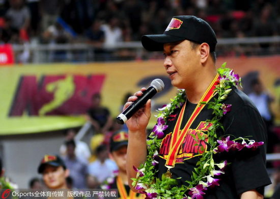 崔万军上赛季将新疆带入总决赛。