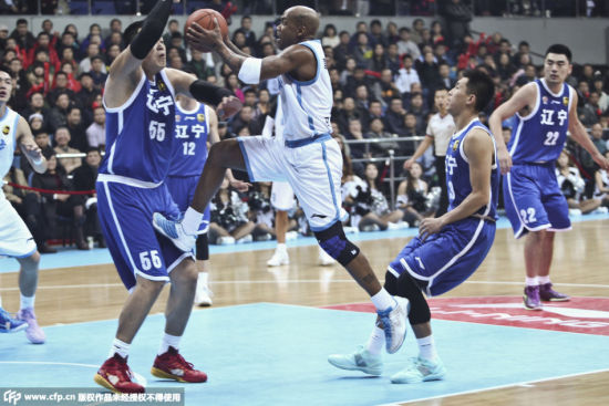 马布里对韩德君上篮