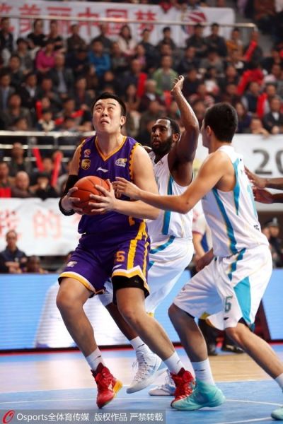 韩德君在比赛中