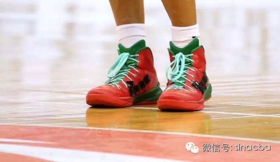 贴标球鞋的历史