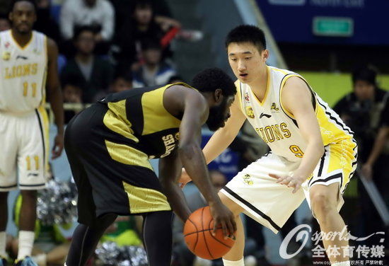 李京龙今晚表现不错。