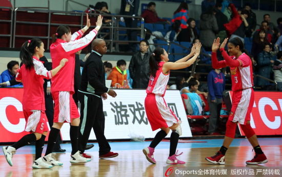 玛雅摩尔绝杀成功