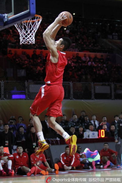罗凯文扣篮瞬间