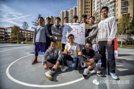 云南爱打篮球的孩子们