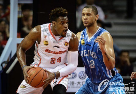 阿德里恩仅仅拿下6分。