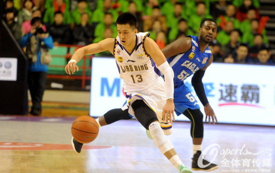 郭艾伦打出准三双。