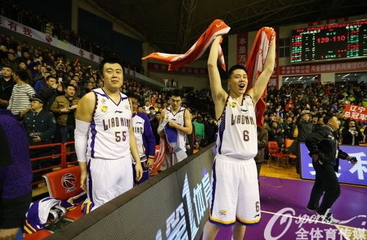 辽宁队庆祝胜利