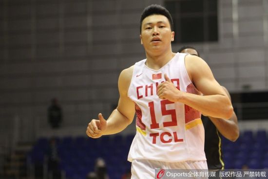李根强壮的肌肉