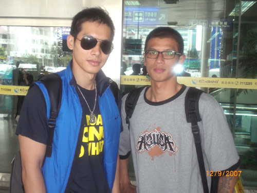 图文-mvp情人颜行书抵达云南备战cba 和王信凯一起