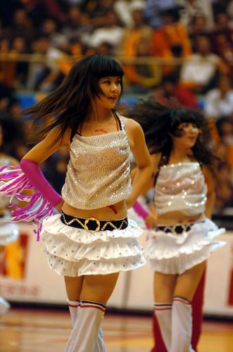 图文cba性感篮球宝贝火辣热舞胸前双峰若隐若现