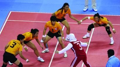  女子卡巴迪比赛一样是力量的体现。