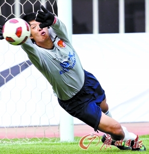 　　杨君明日将面对“旧主”赢得首发机会。特派记者 廖艺 摄