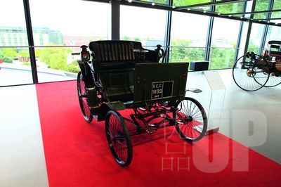 老爷车穿越之旅 