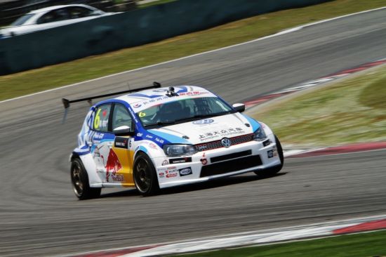 韩寒驾驶的6号赛车