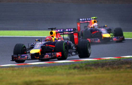 红牛车队通过策略让两位车手“交换”了位置