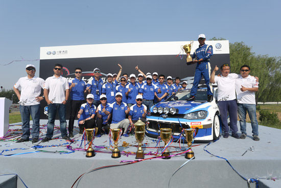 2015年一汽-大众车手训练营第二季学员及教练合影