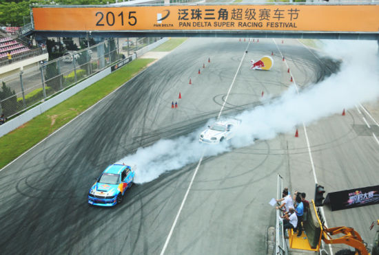 红牛飘移大赛夏季赛，意大利选手FEDERICO SCERIFFO在比赛中