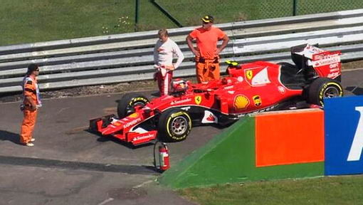 莱科宁遭遇赛车故障