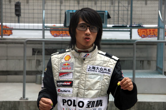 图文-2007全锦赛揭幕站排位赛 明星车手韩寒英姿_赛车-中国赛车_nike