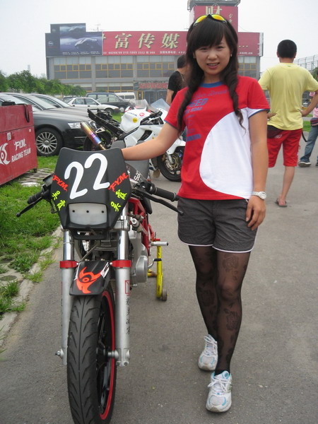 图文-csbk第二站北京金港探营 飞鹰美女车手吴霞