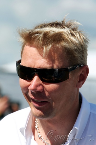 图文-f1欧洲大奖赛正赛赛前 曾经的"飞人"哈基宁