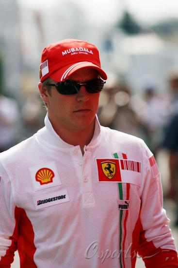 图文f1匈牙利站第三次练习莱科宁身着新款队服