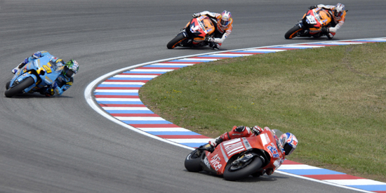 图文-motogp捷克站斯通纳夺冠 斯通纳起步后顺利带开_赛车-motogp