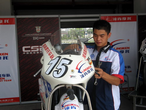 图文csbk上海站天马赛道探营凌肯车手张海龙