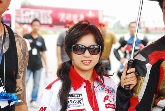 图文-csbk上海站周日赛况 漂亮女车手吴霞_赛车-中国赛车_nike新浪