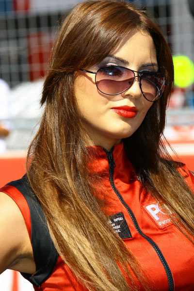 图文f1土耳其大奖赛靓丽举牌女郎16