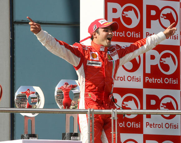 图文-f1土耳其站正赛精彩图片 冠军马萨登上领奖台_赛车-f1_nike新浪