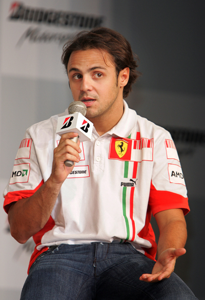 图文f1车手备战日本gp马萨出席活动侃侃而谈