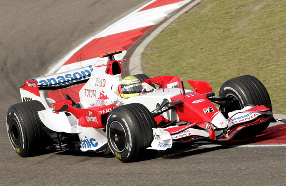 图文-f1中国大奖赛排位赛 丰田车队小舒马赫作赛