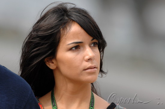 图文f1中国大奖赛靓丽女郎阿隆索女友拉奎尔