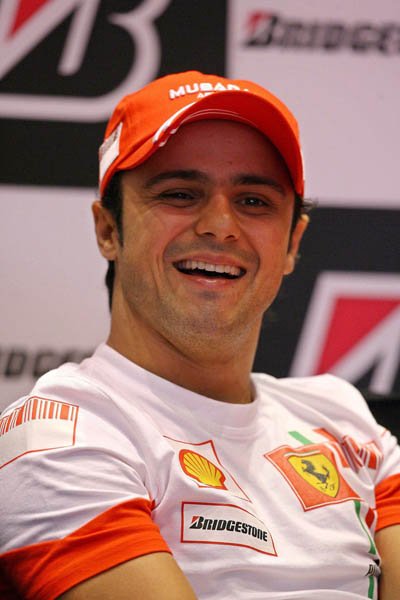 图文-巴西f1双星本土作秀 马萨发布会上笑谈未来