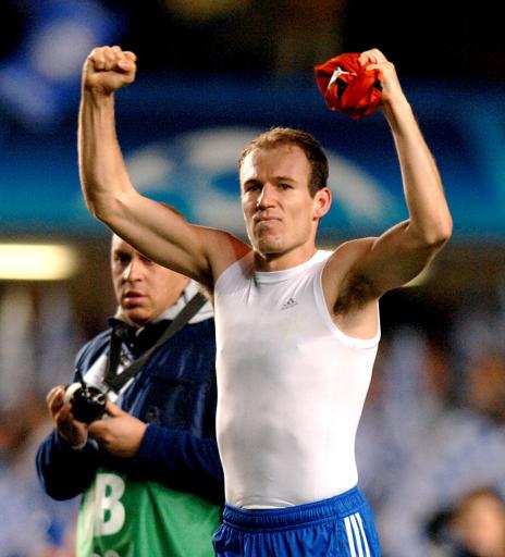 北京时间6月30日,西班牙媒体又曝出了皇马锁定切尔西的飞翼罗本的消息