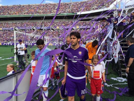 两位巨星的碰撞