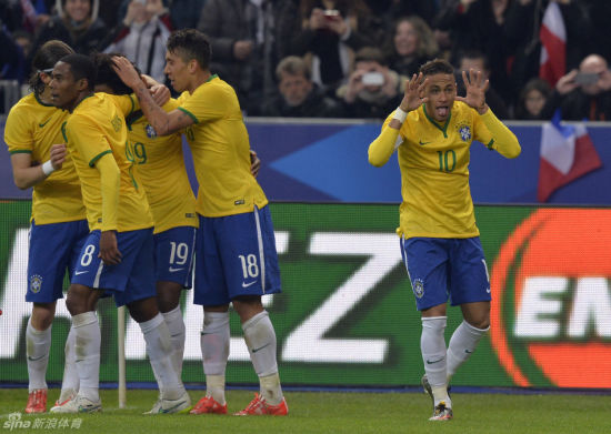 内马尔激情庆祝